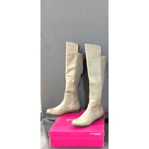 NIB Shoedazzle Size 8 Raydan Flat Low Heel Knee High Taupe Mags Boots